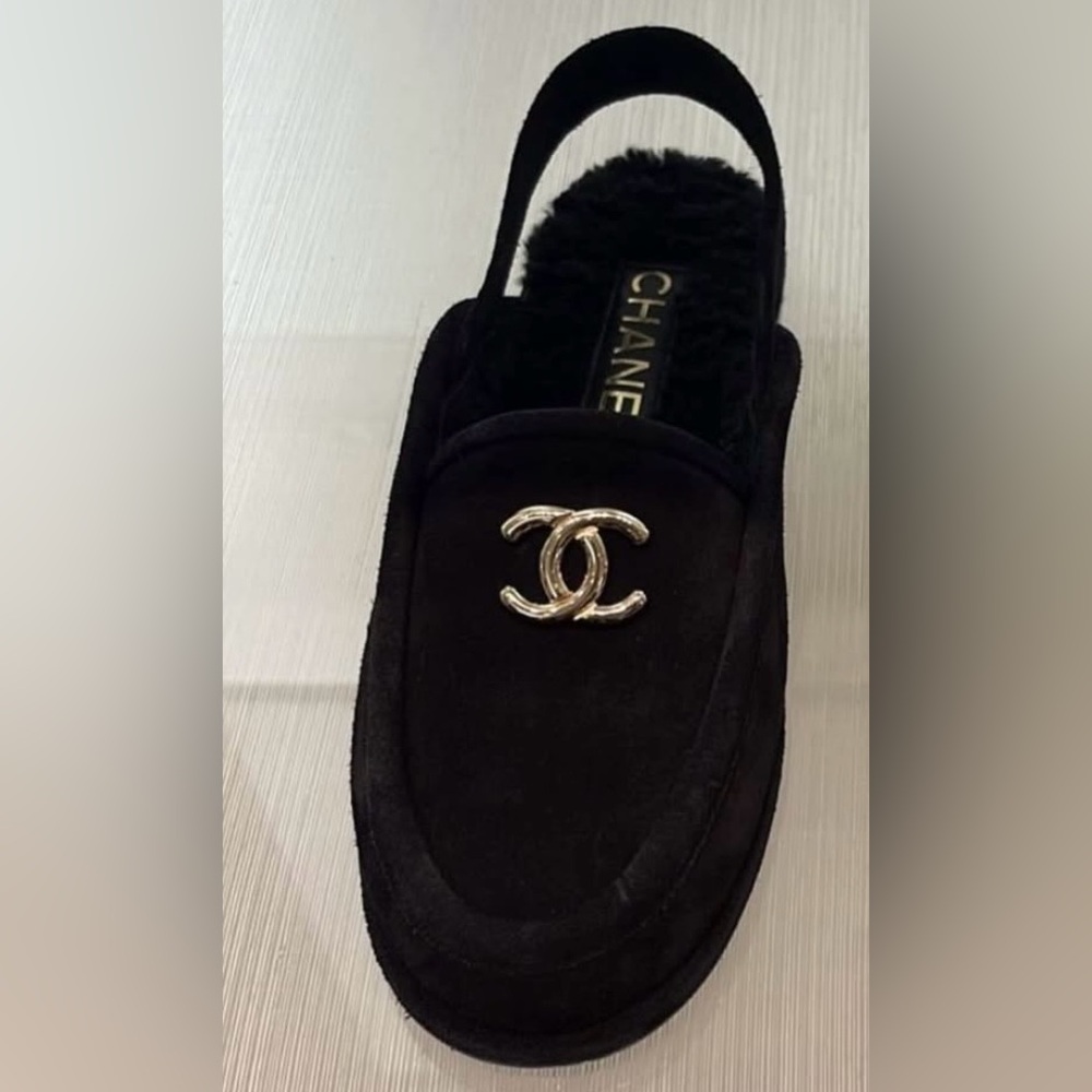 NWT Chanel Suede Slingback Sherpa Loafers, Size 39 - Picture 2 of 8